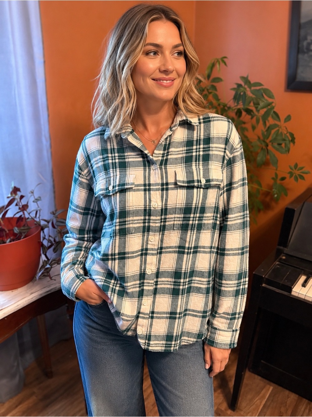 Old Navy The Boyfriend Shirt Green & Cream Plaid Flannel – Medium
